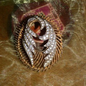 Bsk Goldtone/Rhinestone Vintage Brooch